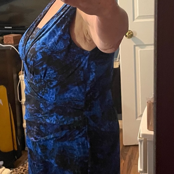 Dress - Picture 3 of 7